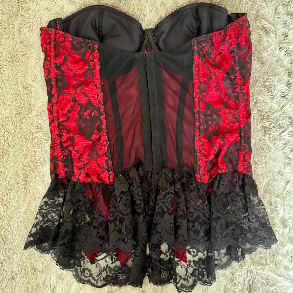Frederick's of Hollywood Corset in Red Satin and Black Lace - Picture 2 of 4